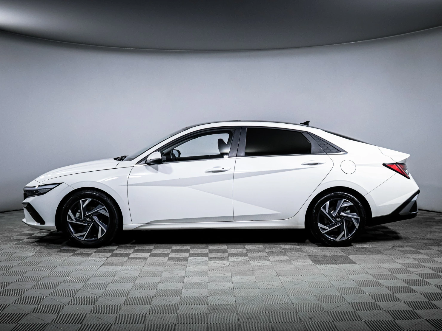 Hyundai Elantra, 2023