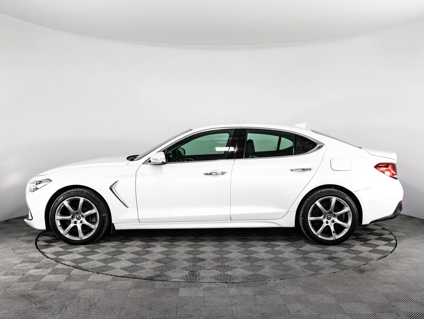 Genesis G70, 2018