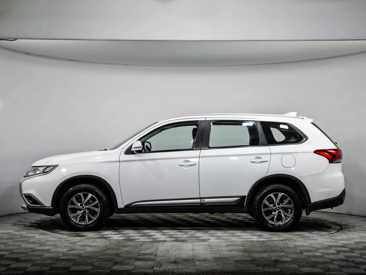 Mitsubishi OUTLANDER, 2017