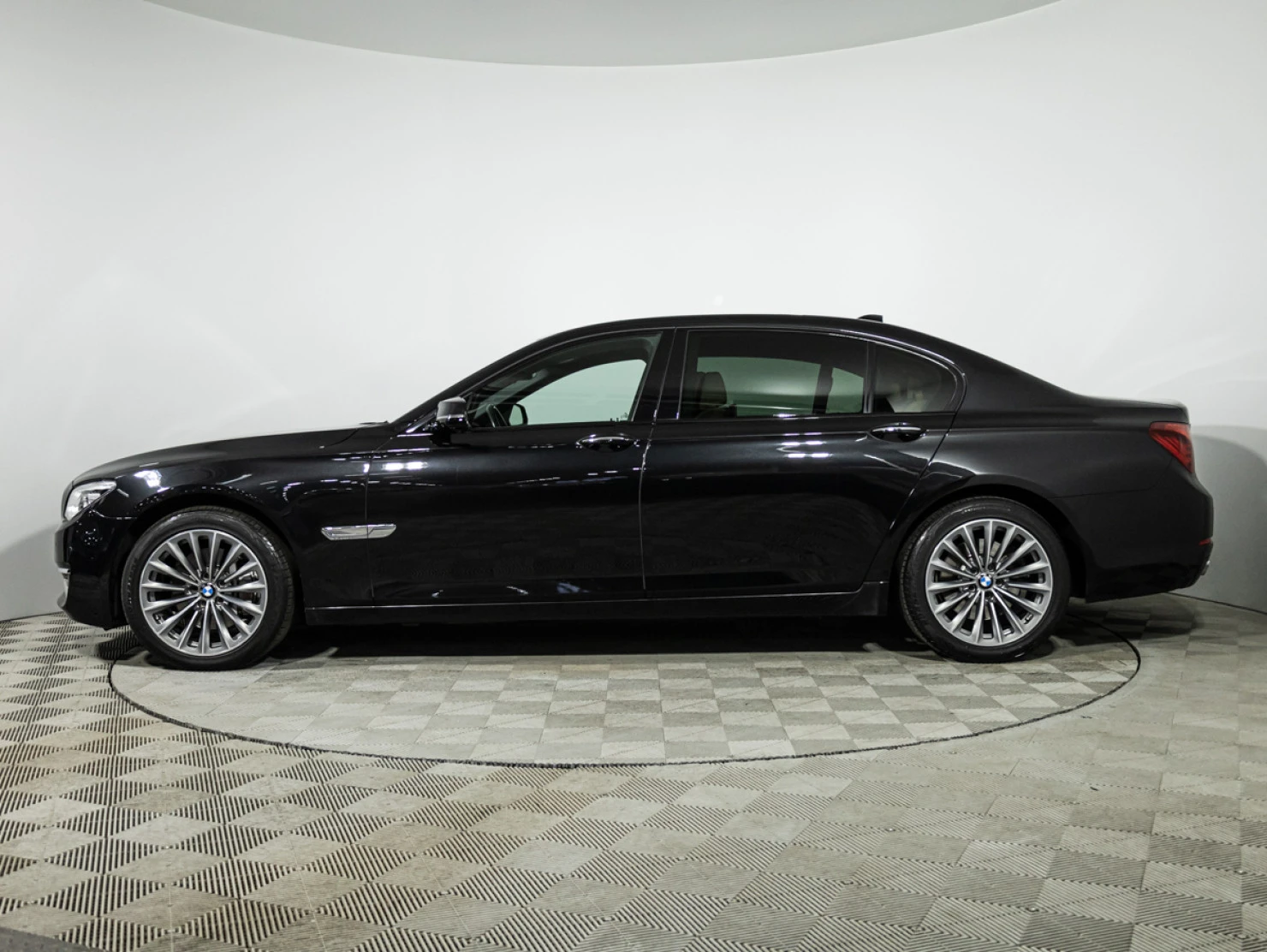 BMW 7 серии, 2014