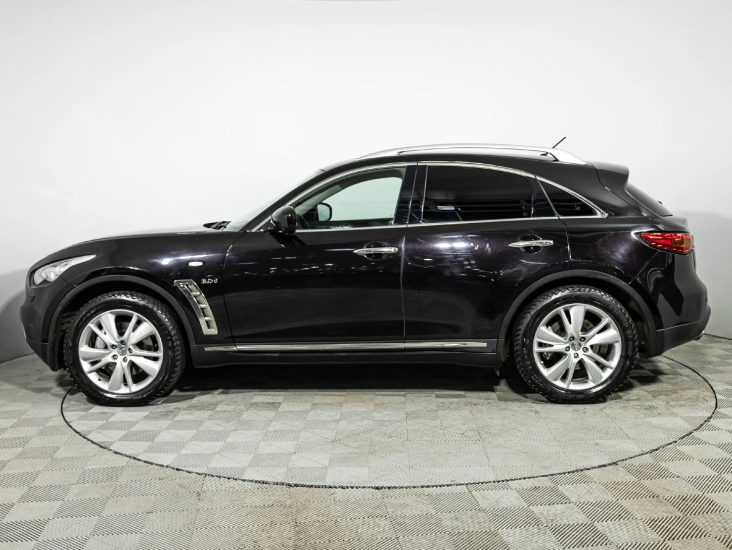 Infiniti QX70, 2013