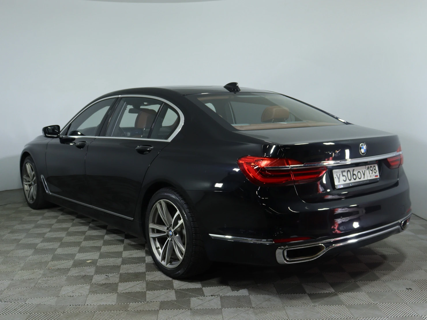 BMW 7 серии, 2016