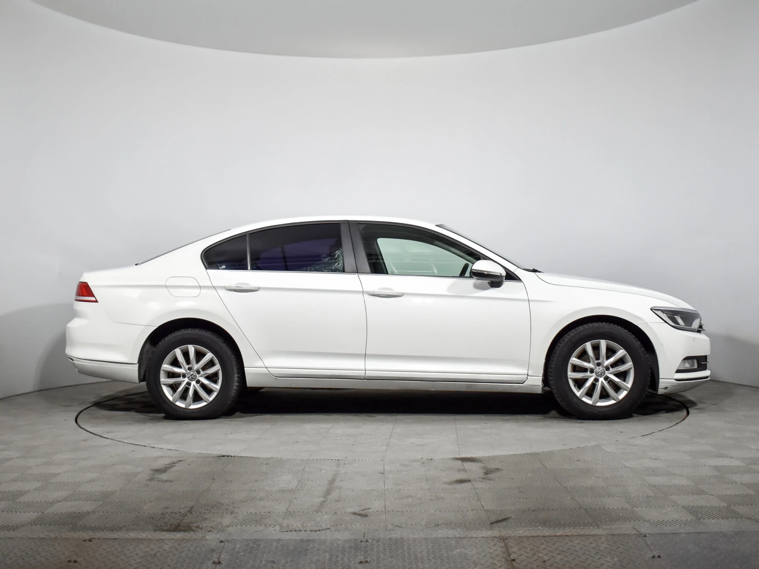 Volkswagen Passat, 2015