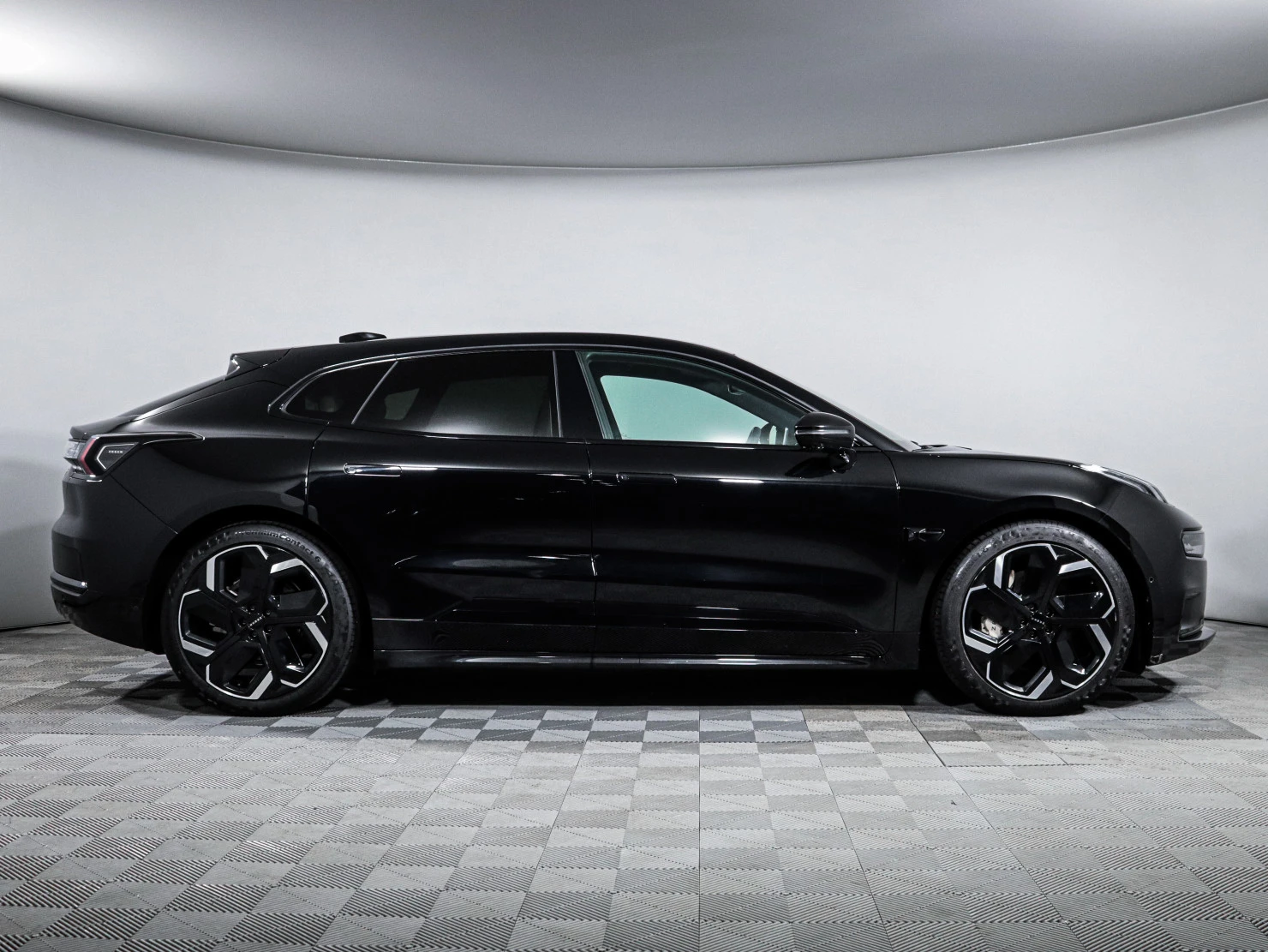 Zeekr 001, 2023
