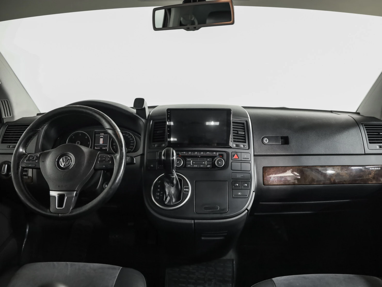 Volkswagen Multivan, 2011