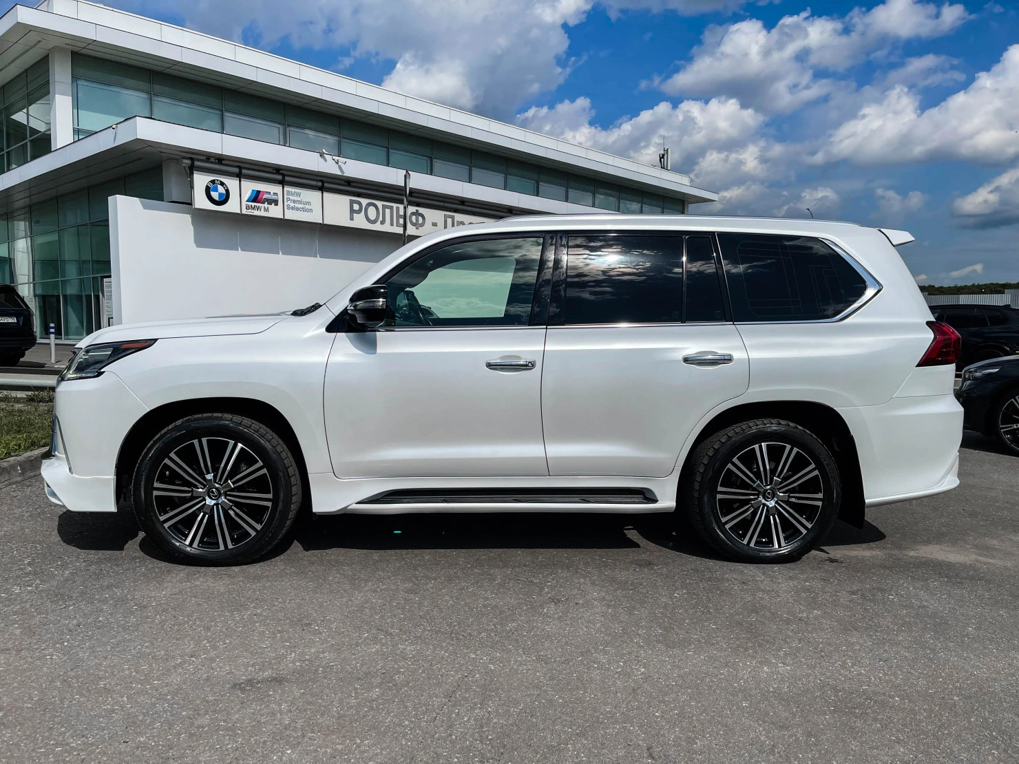 Lexus LX, 2020