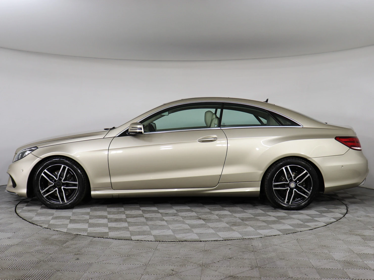 Mercedes-Benz E-Класс, 2014