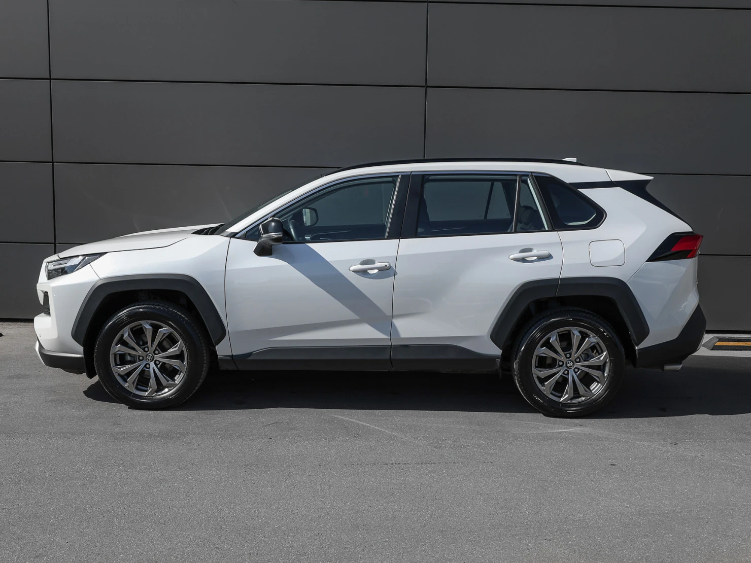 Toyota RAV4, 2024
