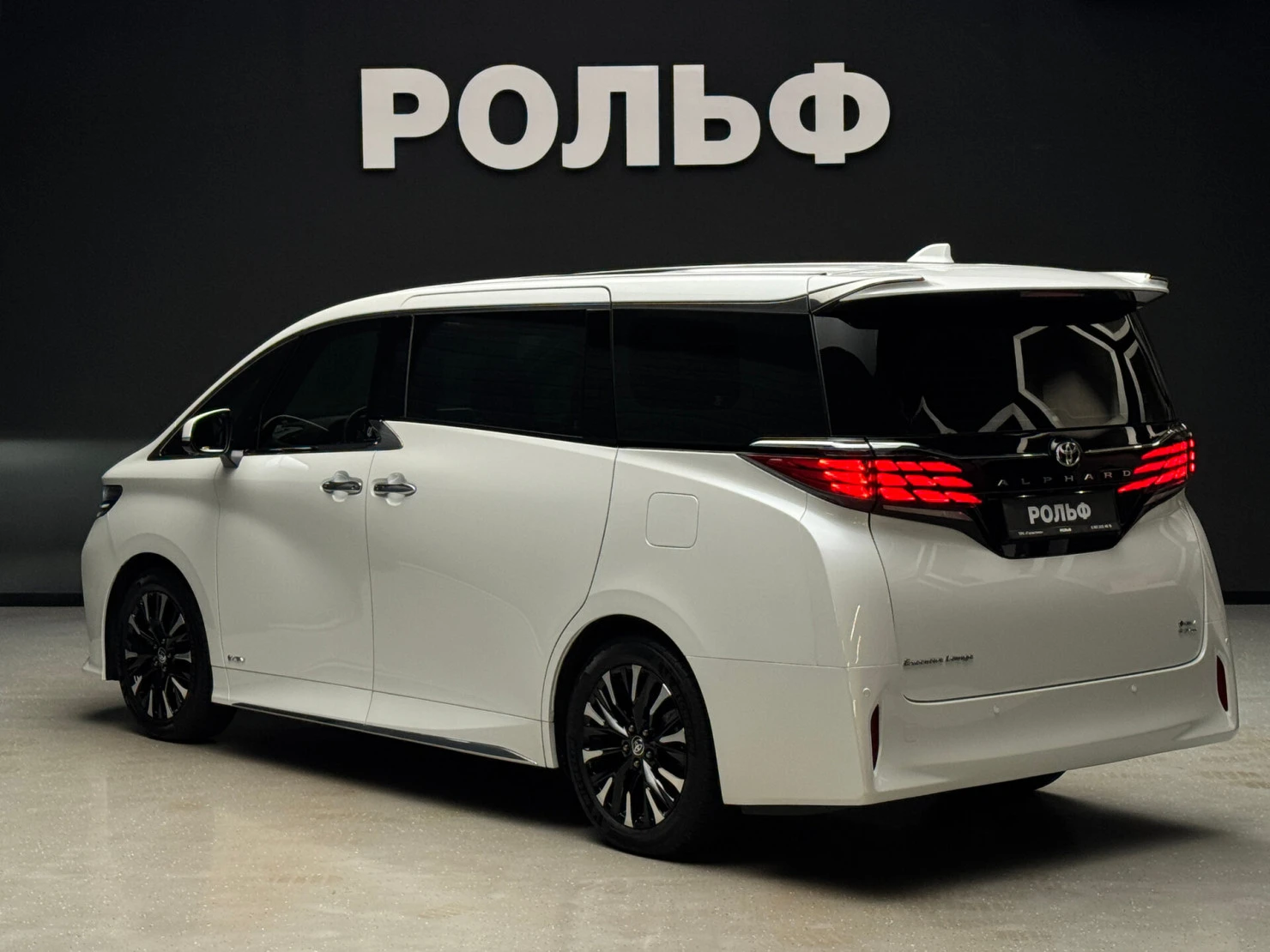 Toyota Alphard, 2024
