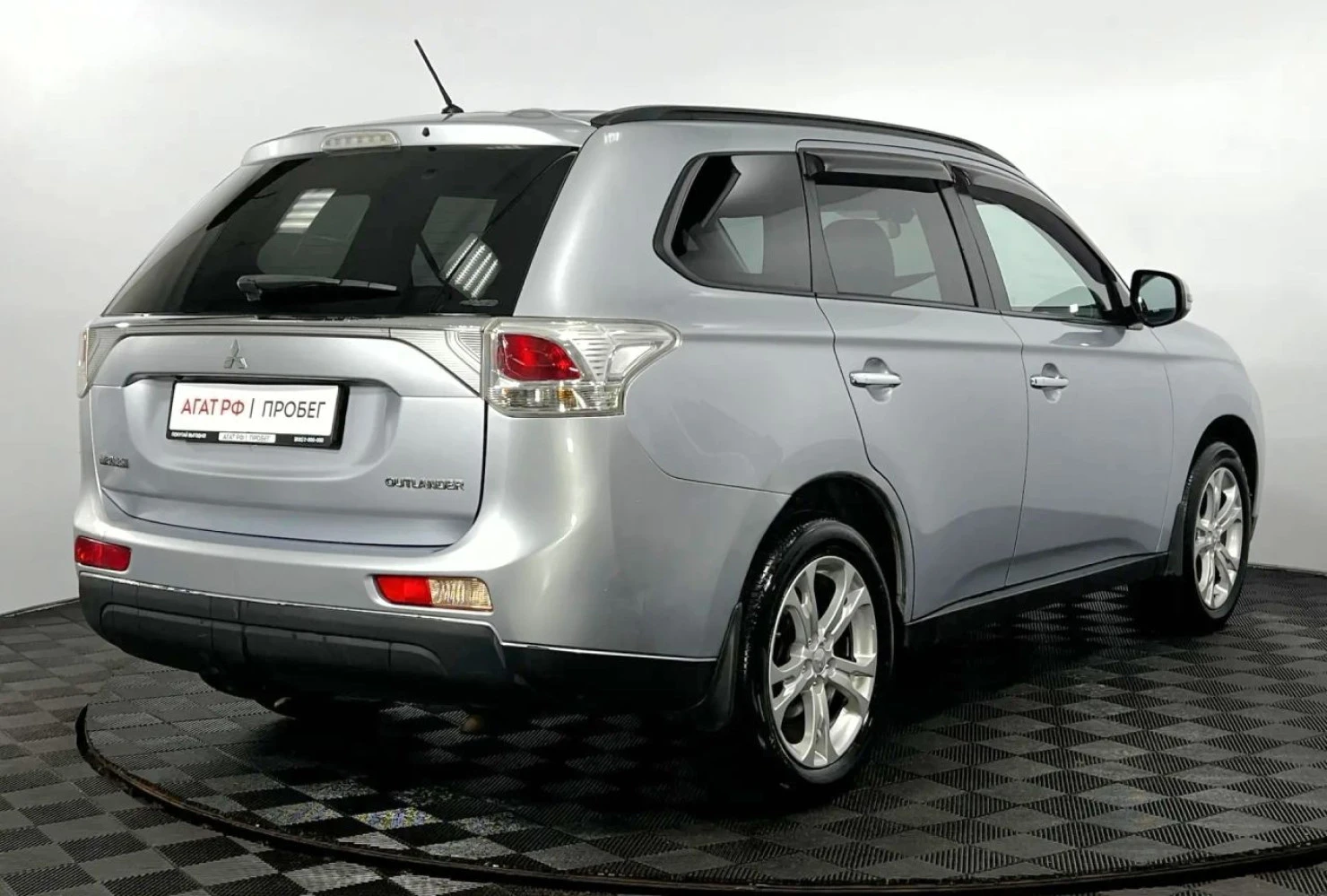 Mitsubishi OUTLANDER, 2012