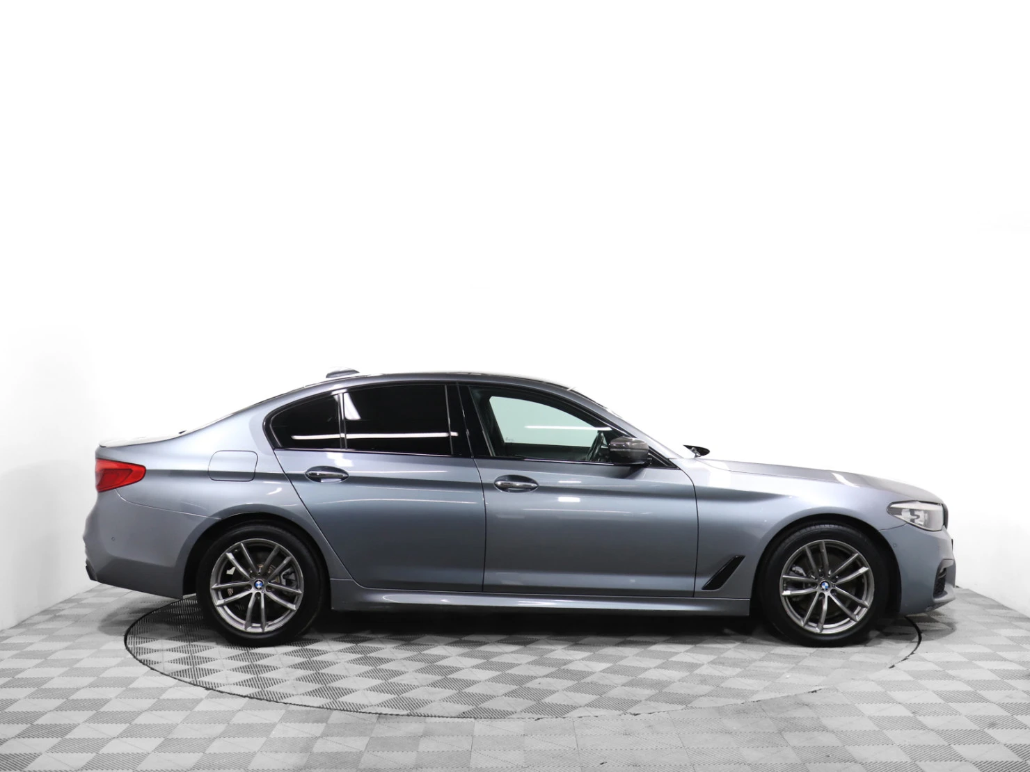 BMW 5 серии, 2018