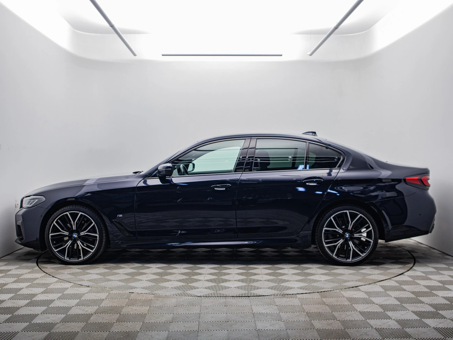 BMW 5 серии, 2021