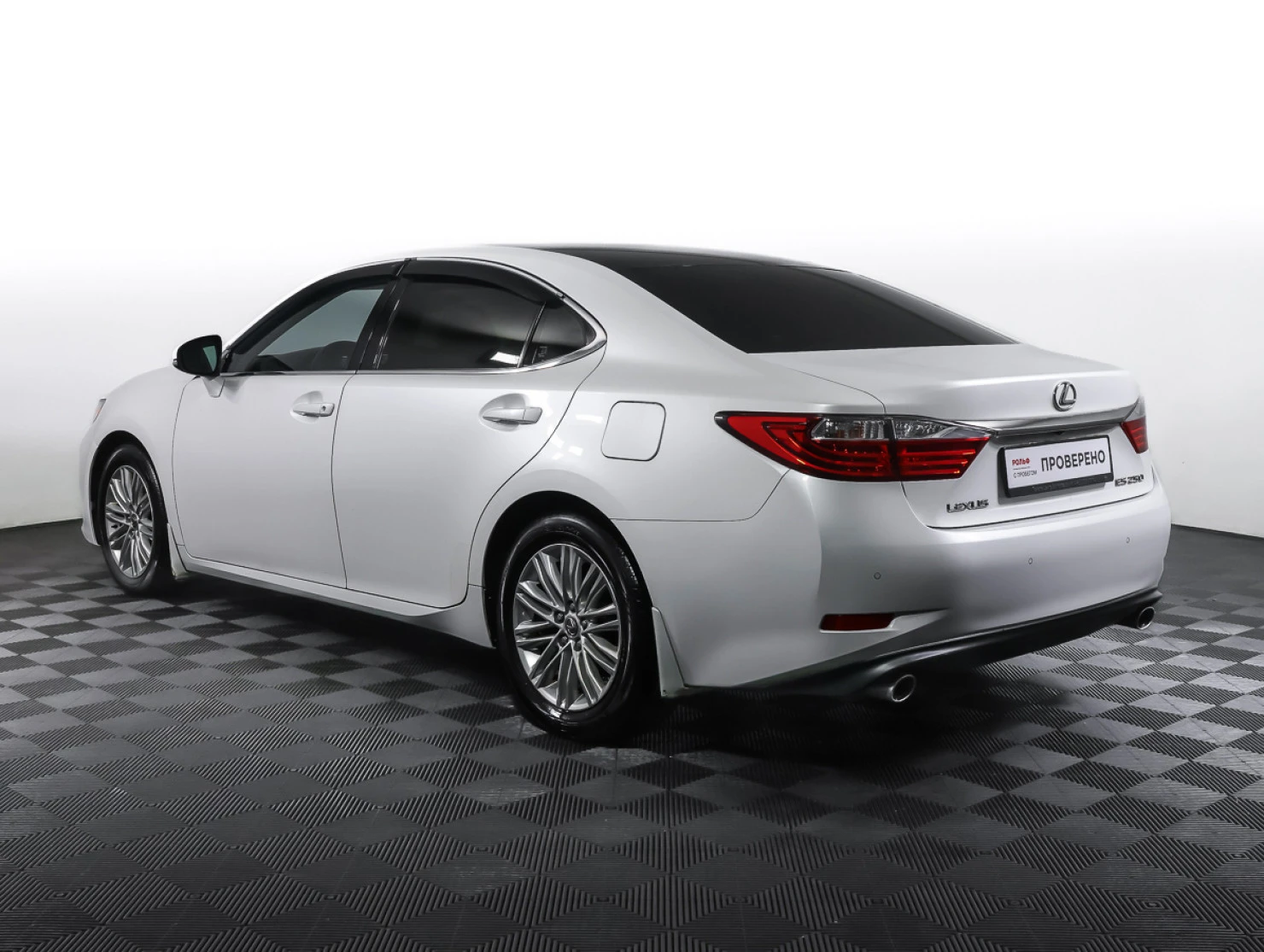 Lexus ES, 2015