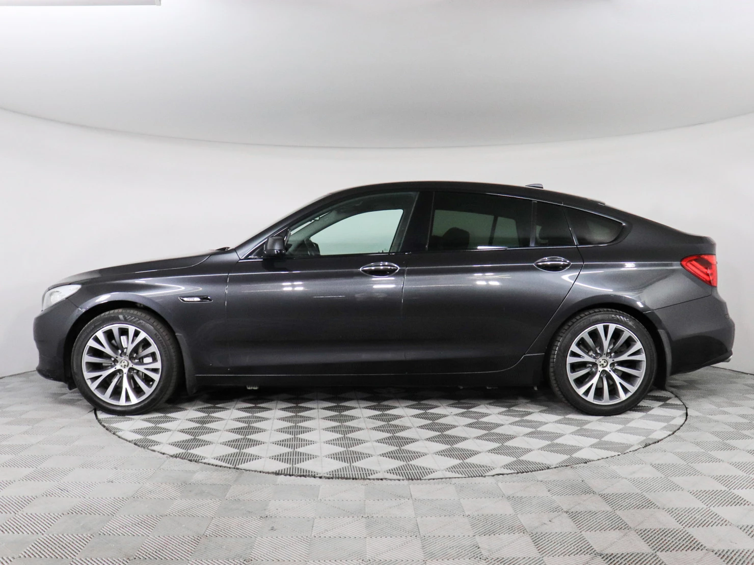 BMW 5 серии, 2012