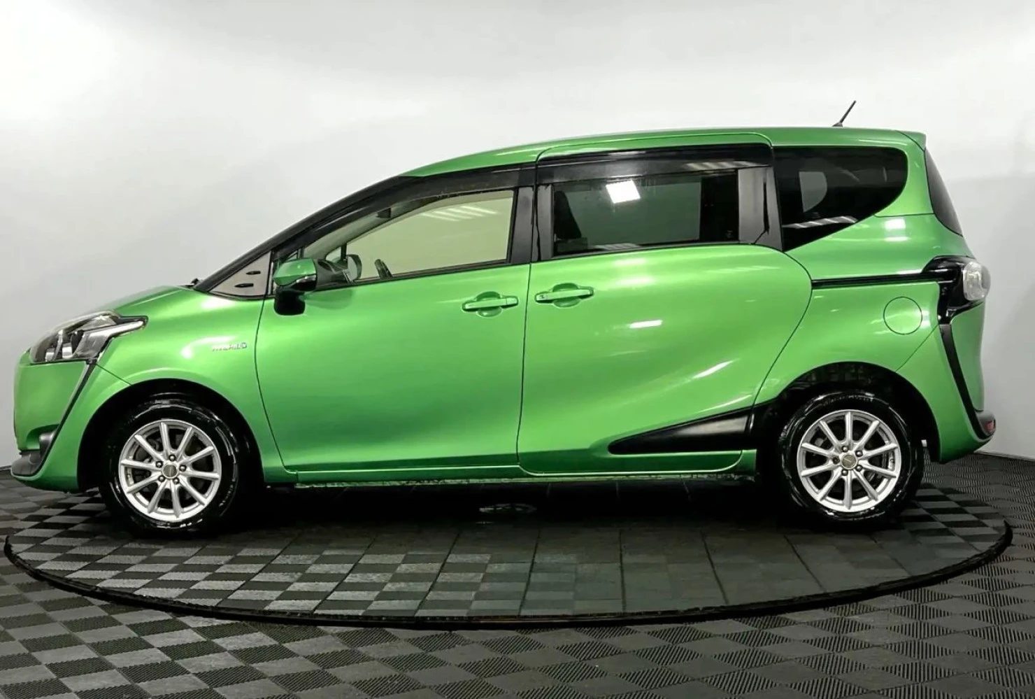 Toyota Sienta, 2018