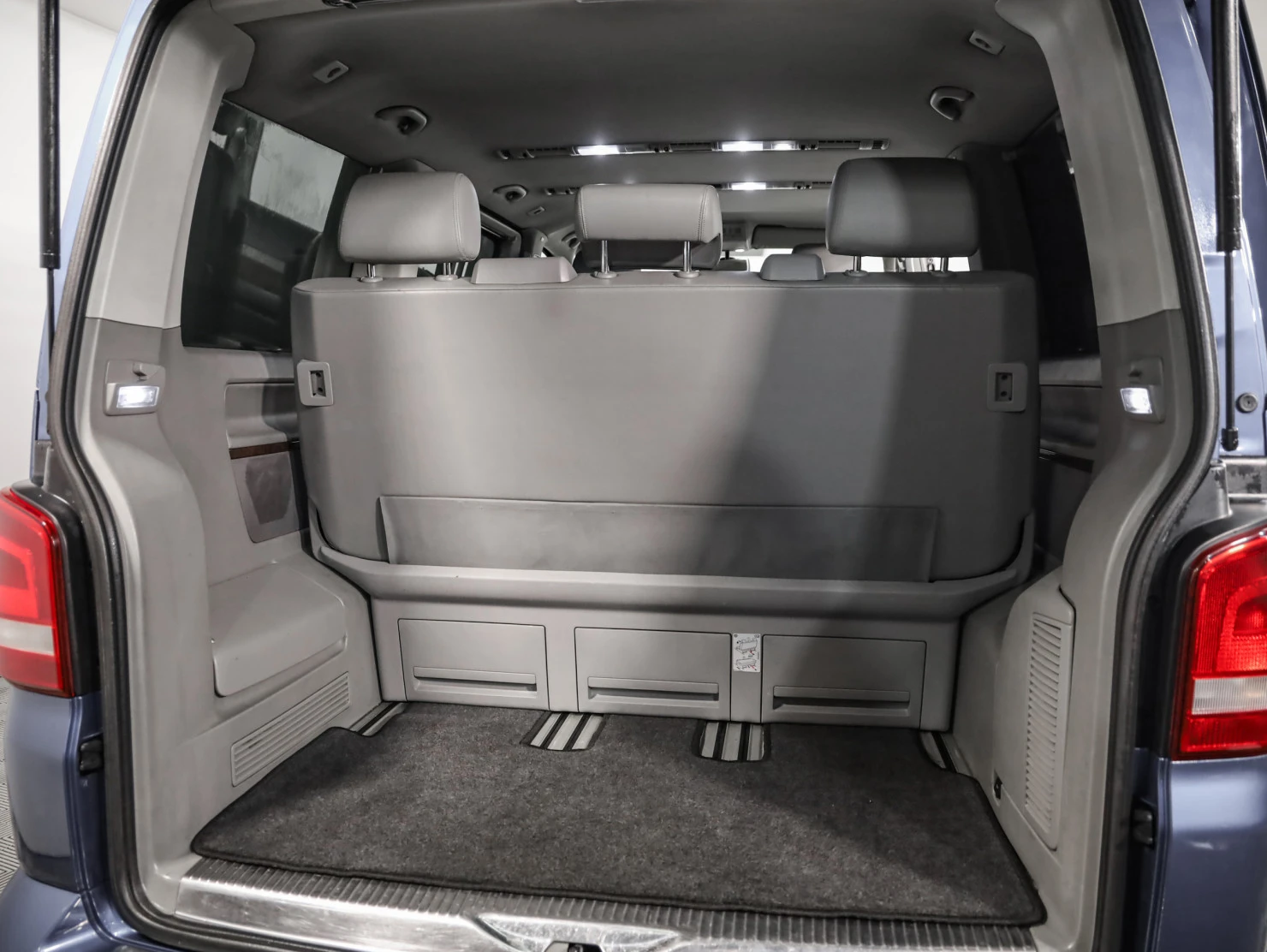 Volkswagen Multivan, 2011