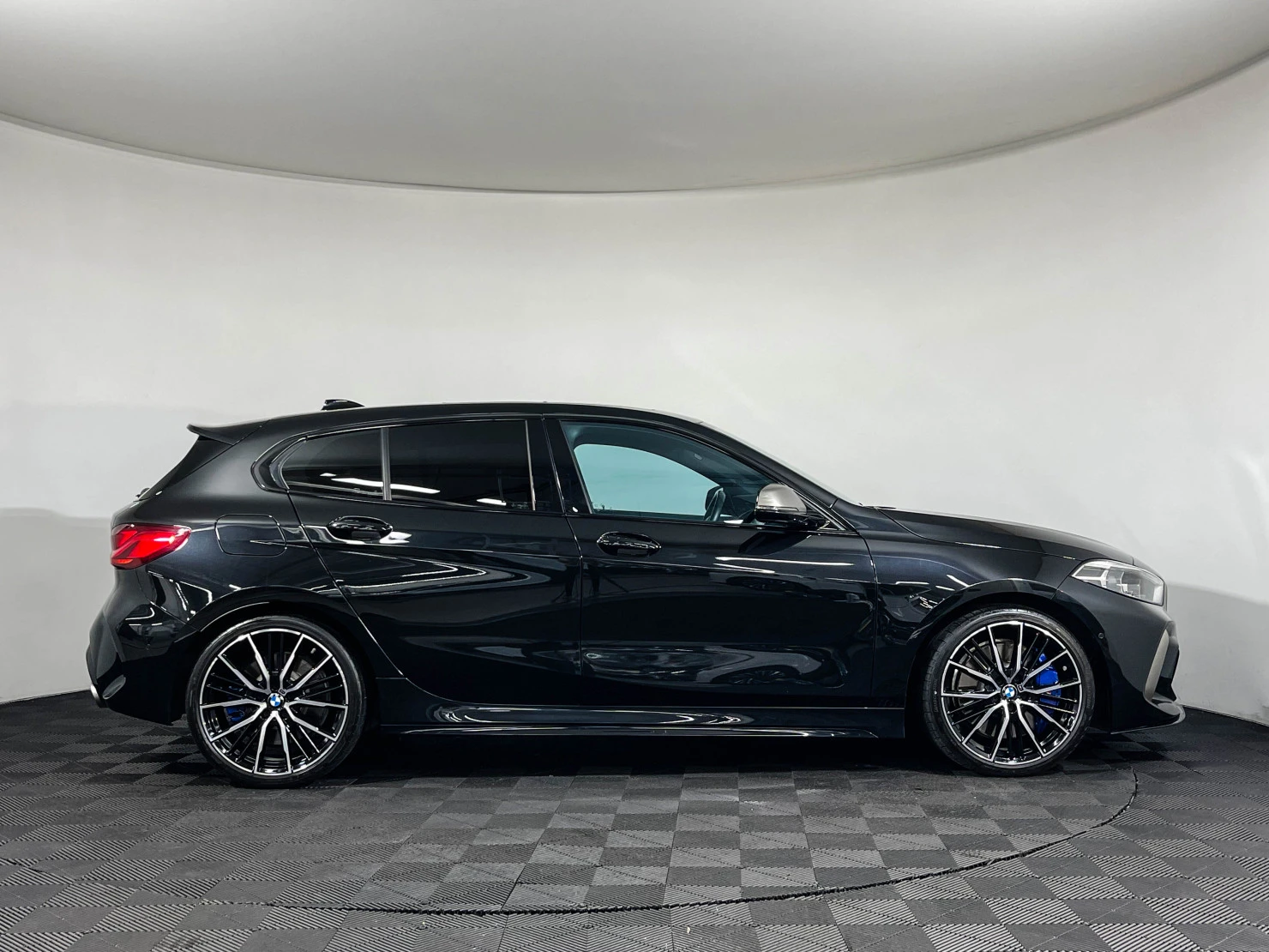 BMW 1 серии, 2022