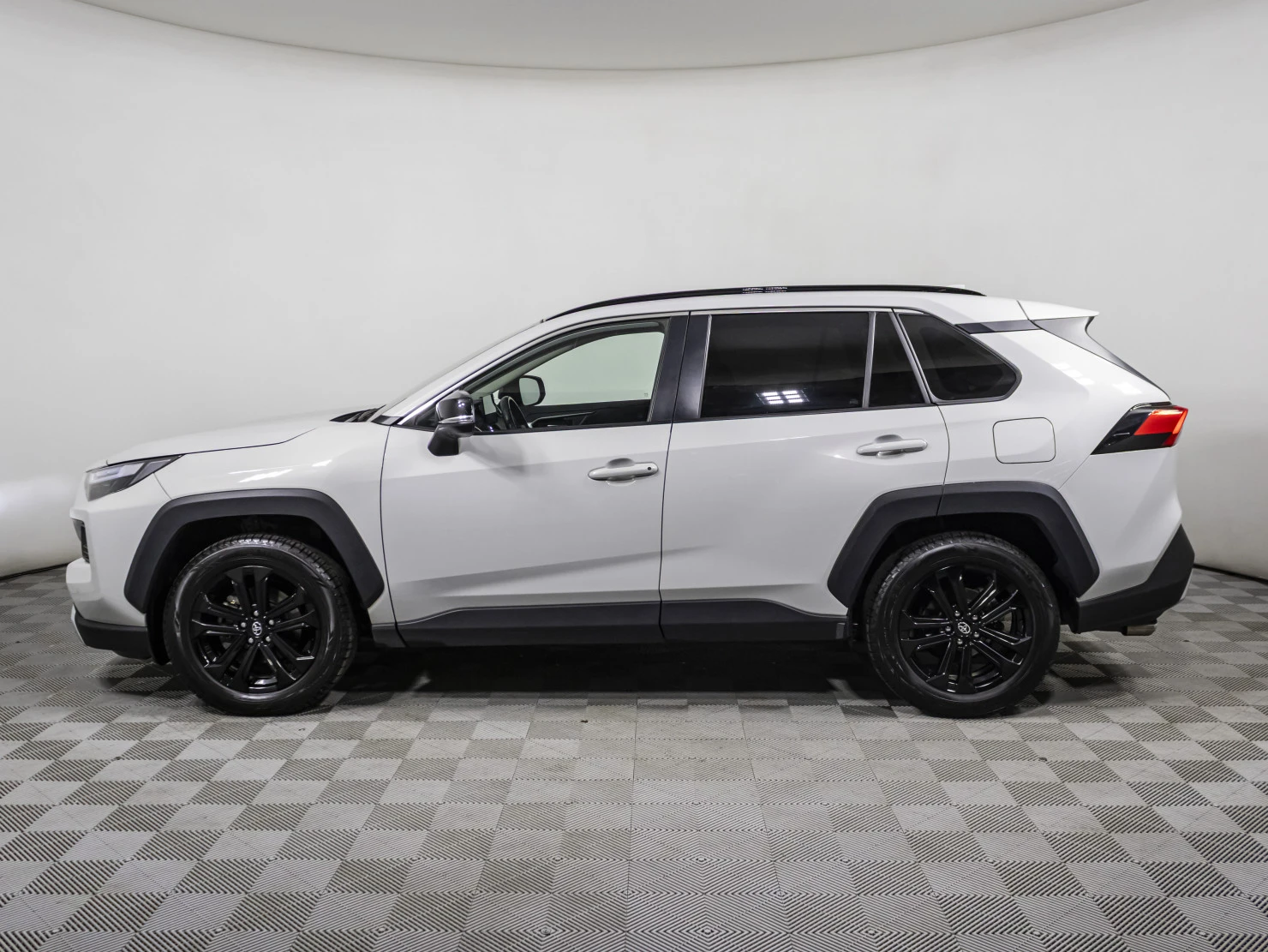 Toyota RAV4, 2024