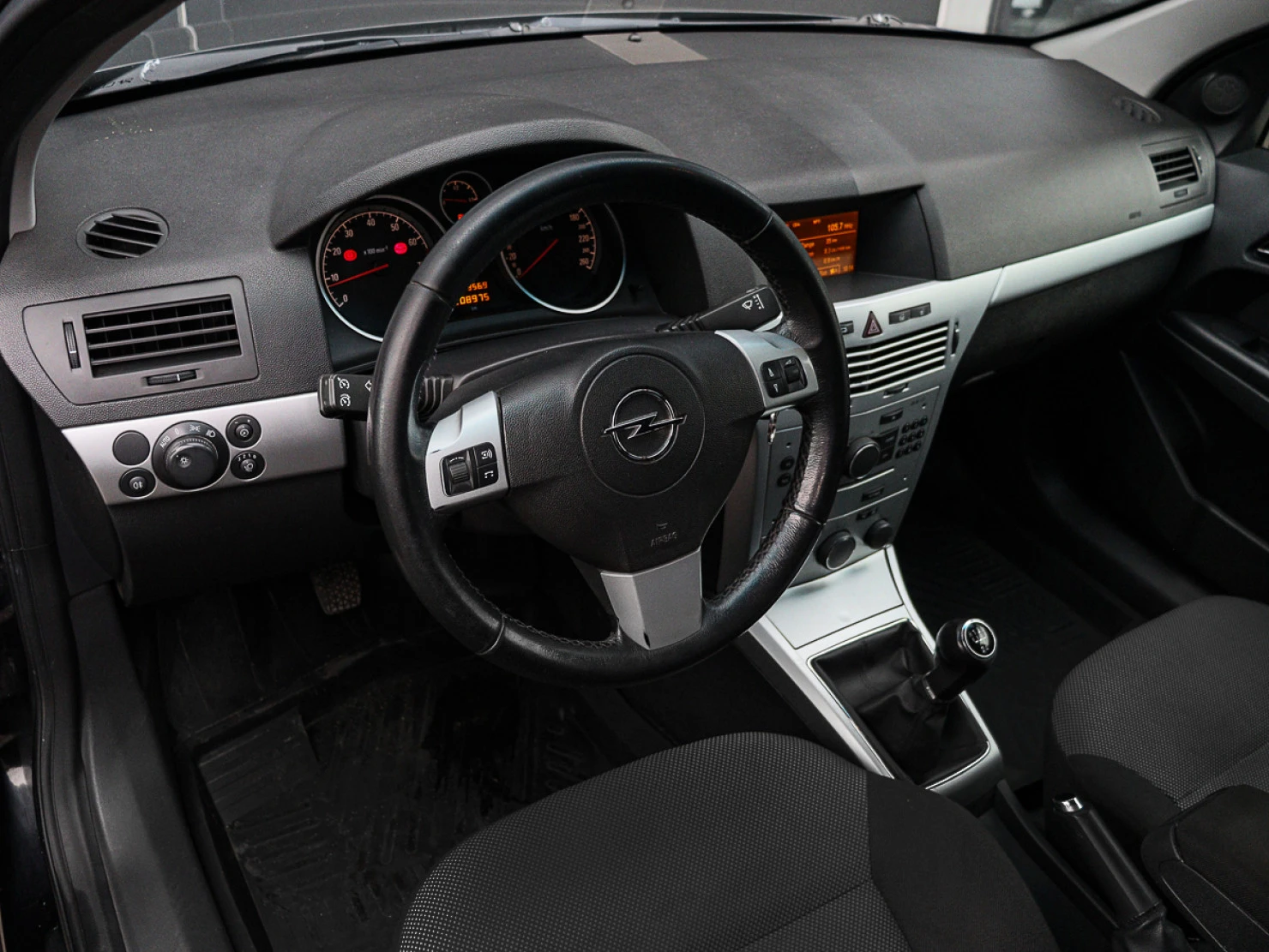 Opel Astra, 2010