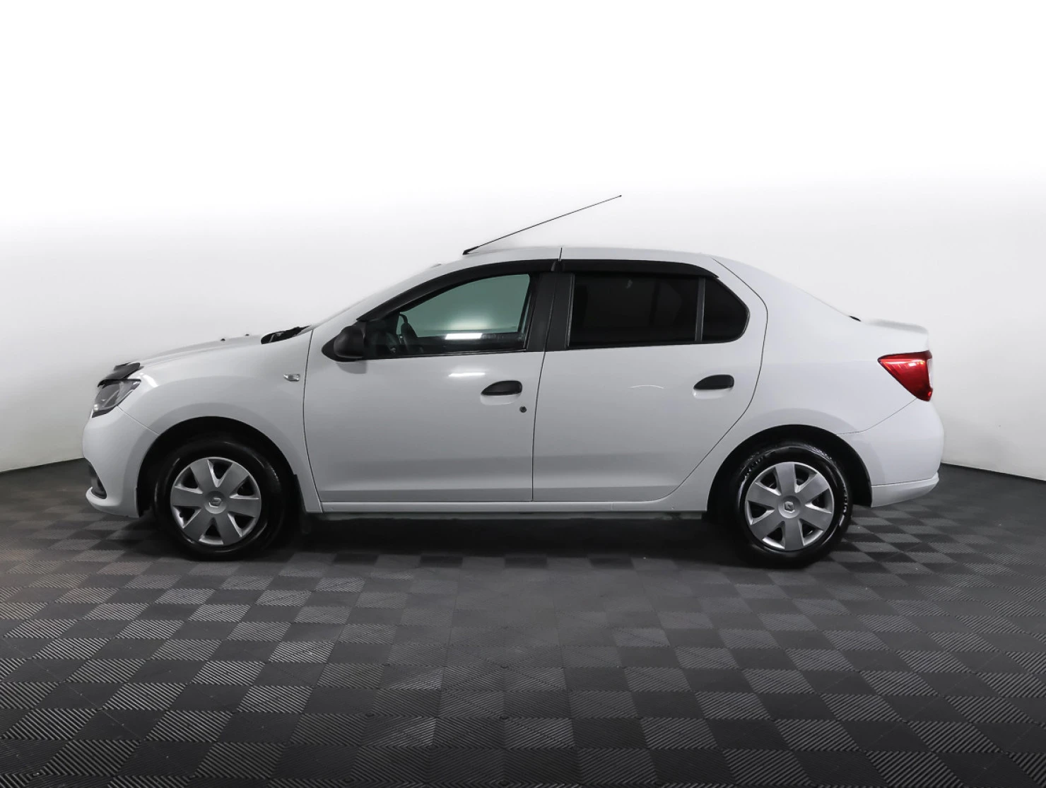 Renault Logan, 2018