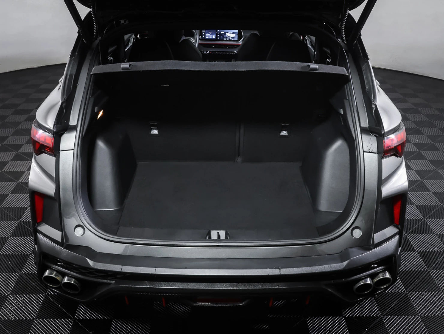 Geely Coolray, 2024