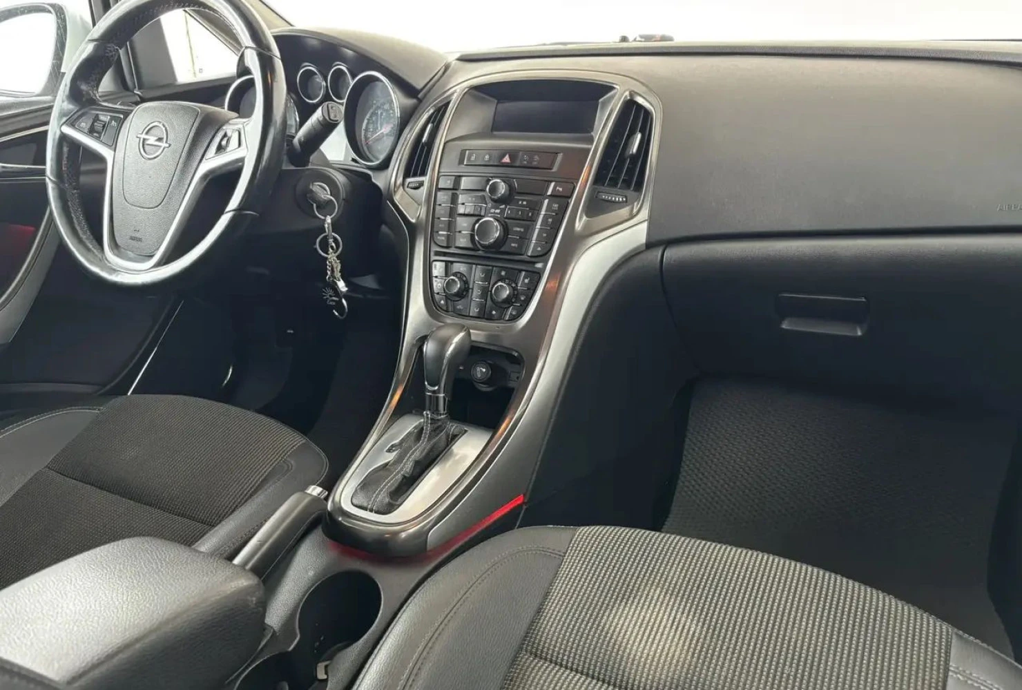 Opel Astra, 2012