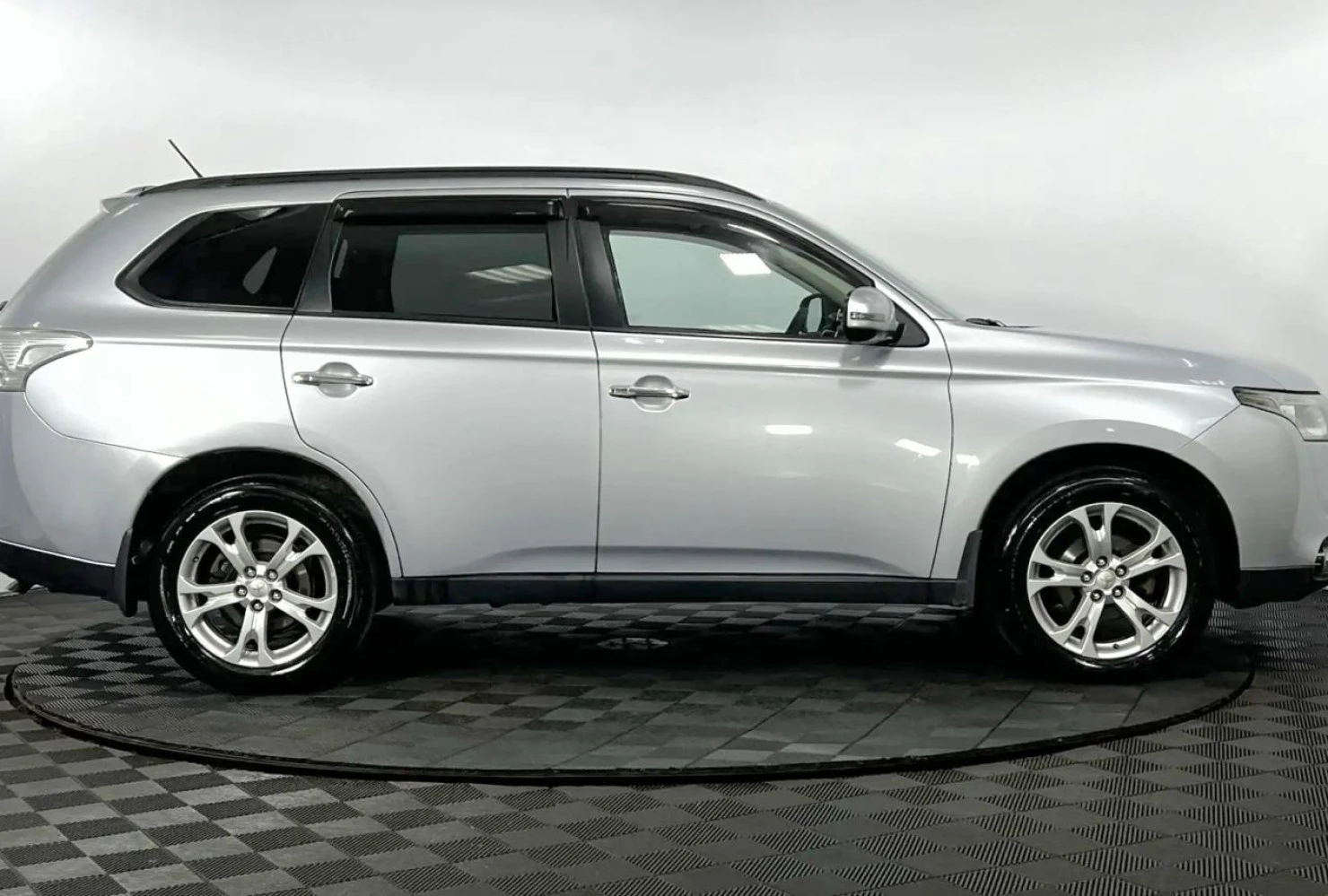 Mitsubishi OUTLANDER, 2012