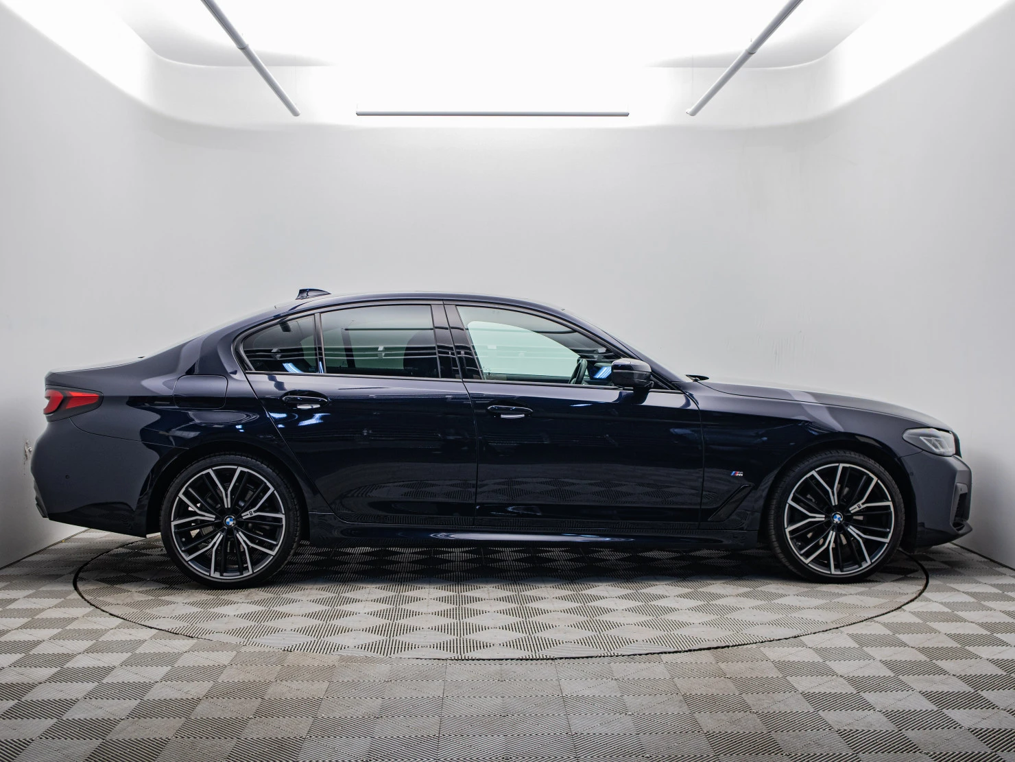 BMW 5 серии, 2021