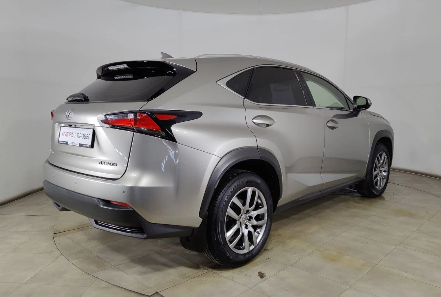 Lexus NX, 2016