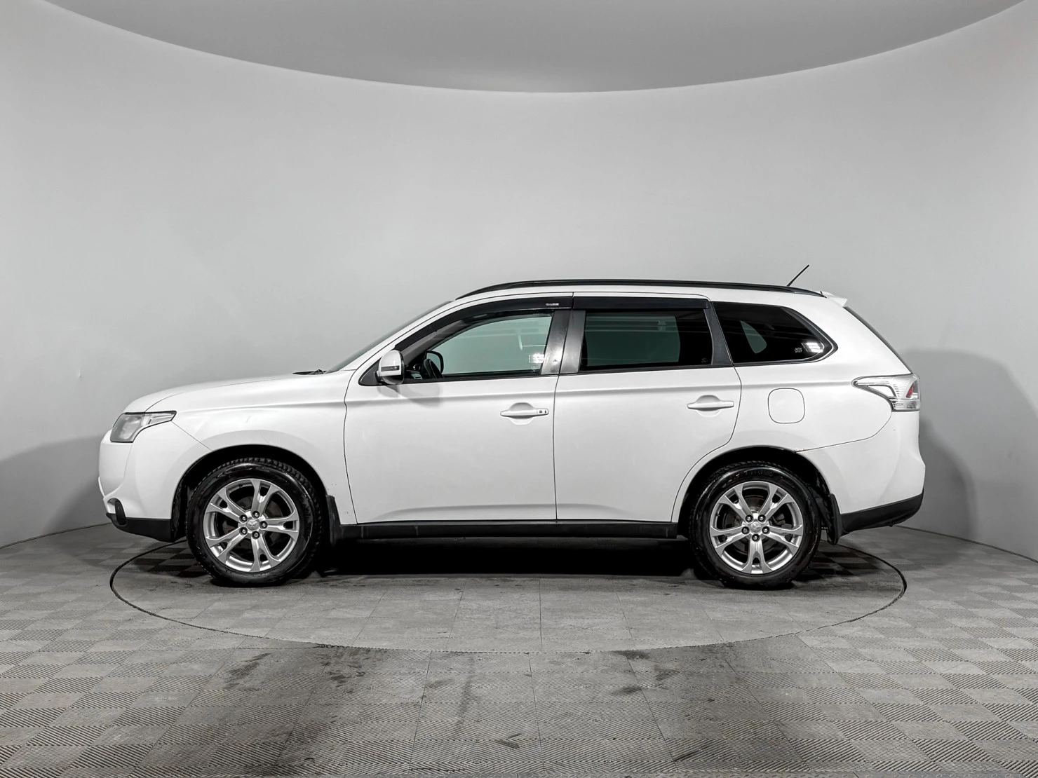 Mitsubishi OUTLANDER, 2013